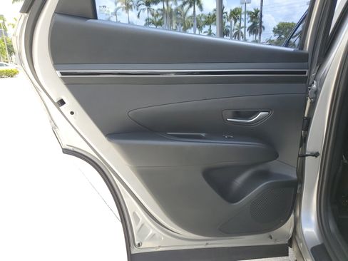 Used 2023 Hyundai Tucson SE FWD image 15