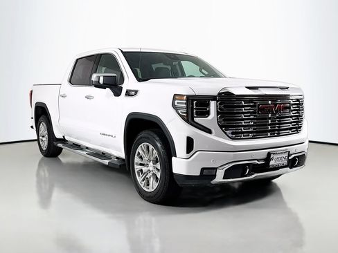 Used 2024 GMC Sierra 1500 Denali w/ Technology Package AWD/4WD image 5