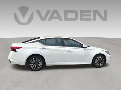 Used 2023 Nissan Altima 2.5 SV FWD image 22