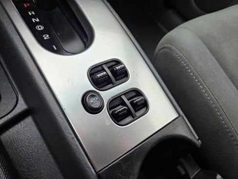 Used 2005 Jeep Liberty Limited image 24