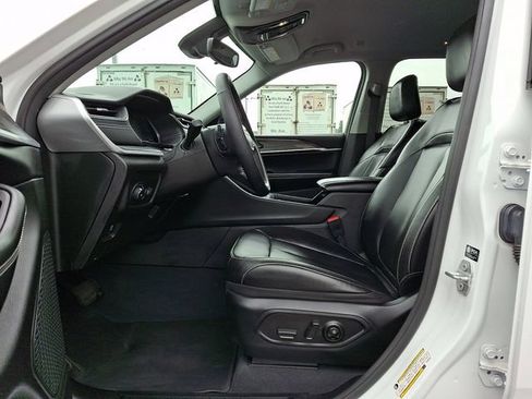 Used 2023 Jeep Grand Cherokee Limited AWD/4WD image 15