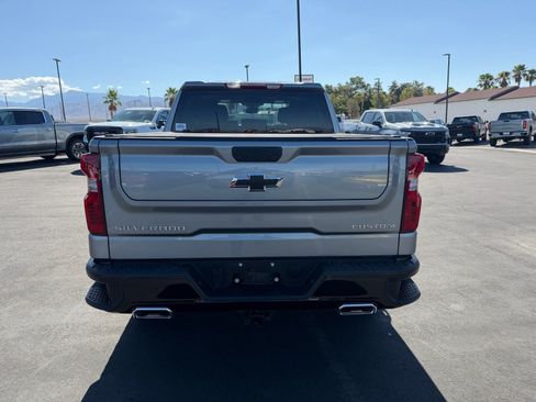 Used 2025 Chevrolet Silverado 1500 Custom Trail Boss w/ LPO, Dark Essentials Package AWD/4WD image 4