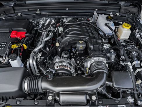 New 2025 Jeep Gladiator Sport image 22