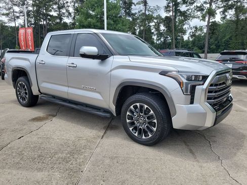 Used 2025 Toyota Tundra Limited AWD/4WD image 9