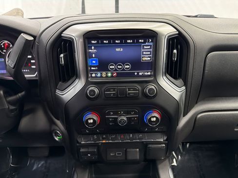 Used 2019 Chevrolet Silverado 1500 RST image 28