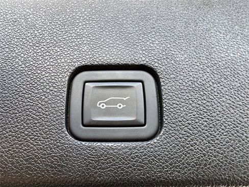 Used 2024 Cadillac XT6 Premium Luxury image 12