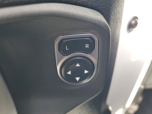 Used 2024 Jeep Gladiator Sport AWD/4WD image 9