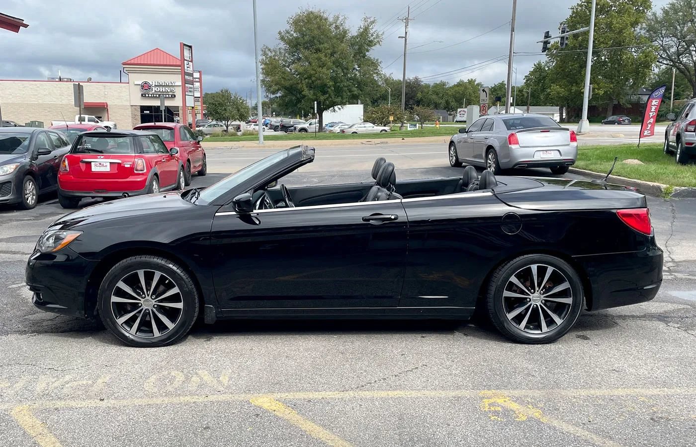 Used 2014 Chrysler 200 S FWD image 5