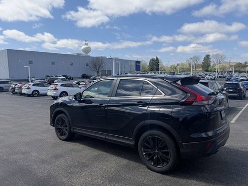 Used 2023 Mitsubishi Eclipse Cross LE image 3