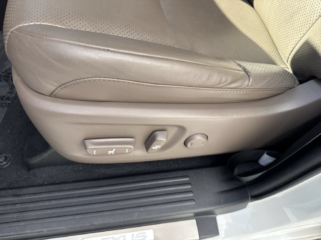 Used 2023 Lexus GX 460 Luxury w/ Accessory Package AWD/4WD image 41