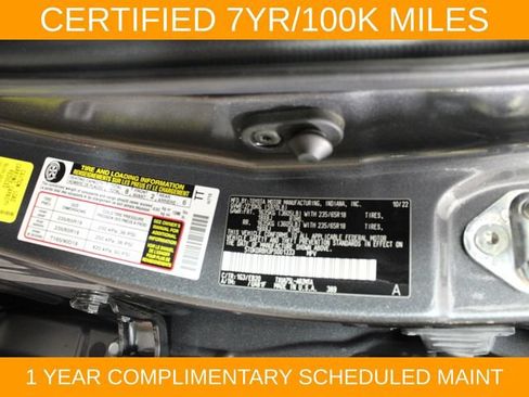 Used 2023 Toyota Highlander XLE AWD/4WD image 27