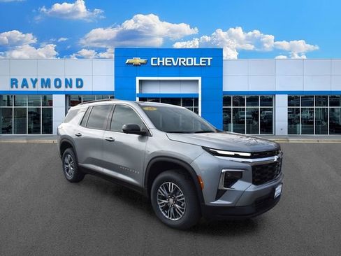 New 2026 Chevrolet Traverse LT w/ Driver Confidence Package AWD/4WD image 1