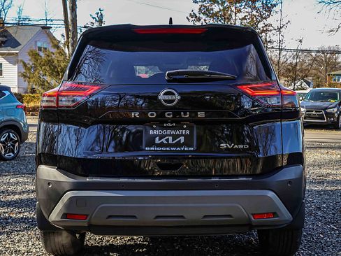 Used 2023 Nissan Rogue SV image 5