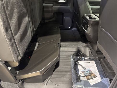 New 2025 GMC Sierra 3500 Denali w/ Denali Reserve Package image 39