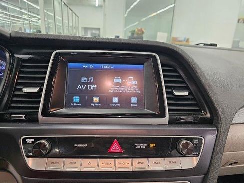 Used 2018 Hyundai Sonata SE FWD image 21