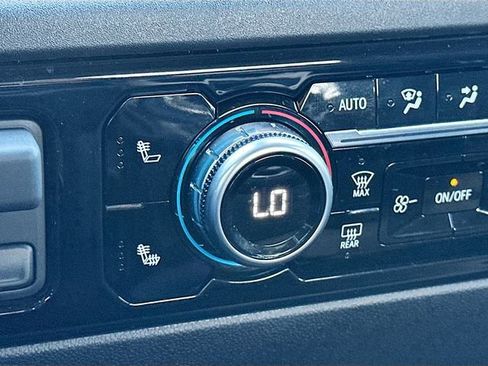 Used 2024 GMC Sierra 1500 Elevation image 19