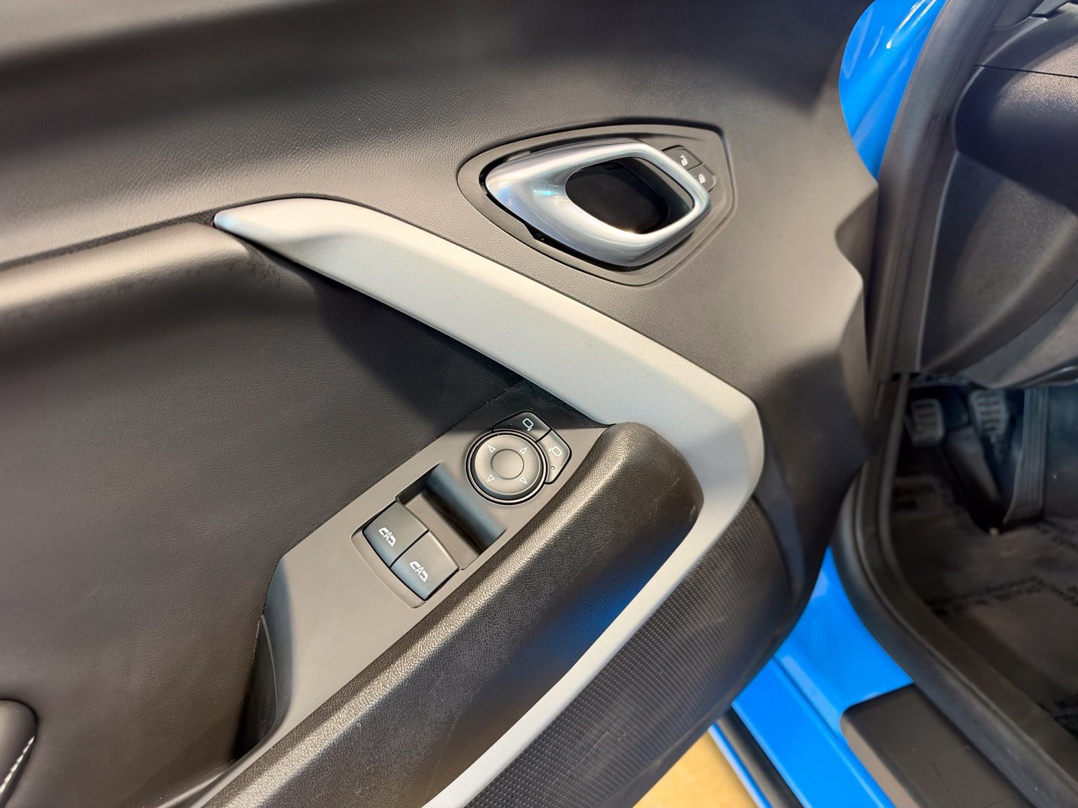 Used 2022 Chevrolet Camaro SS RWD image 14