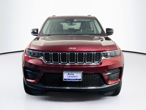 Used 2023 Jeep Grand Cherokee Laredo w/ Luxury Tech Group I AWD/4WD image 2