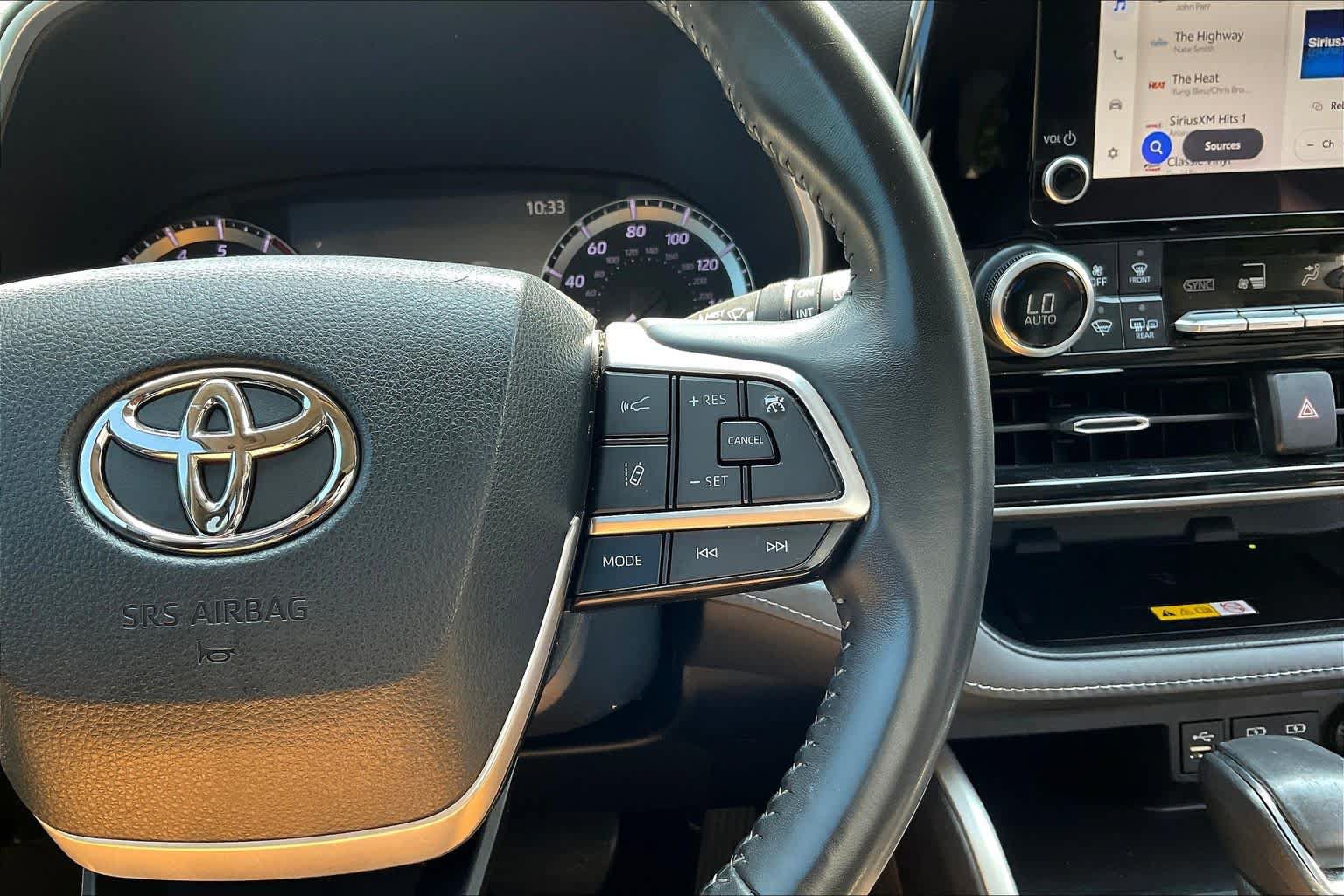 Used 2023 Toyota Highlander XLE FWD image 25