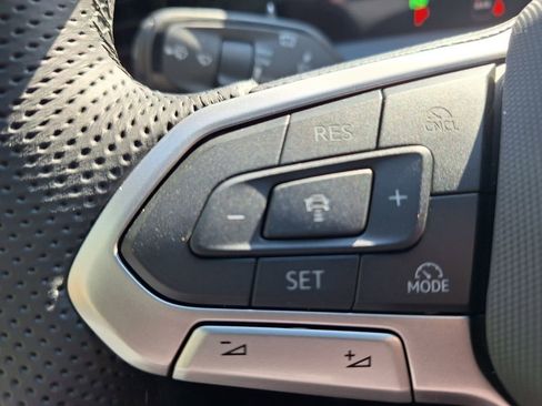 New 2026 Volkswagen Tiguan SE R-Line image 13