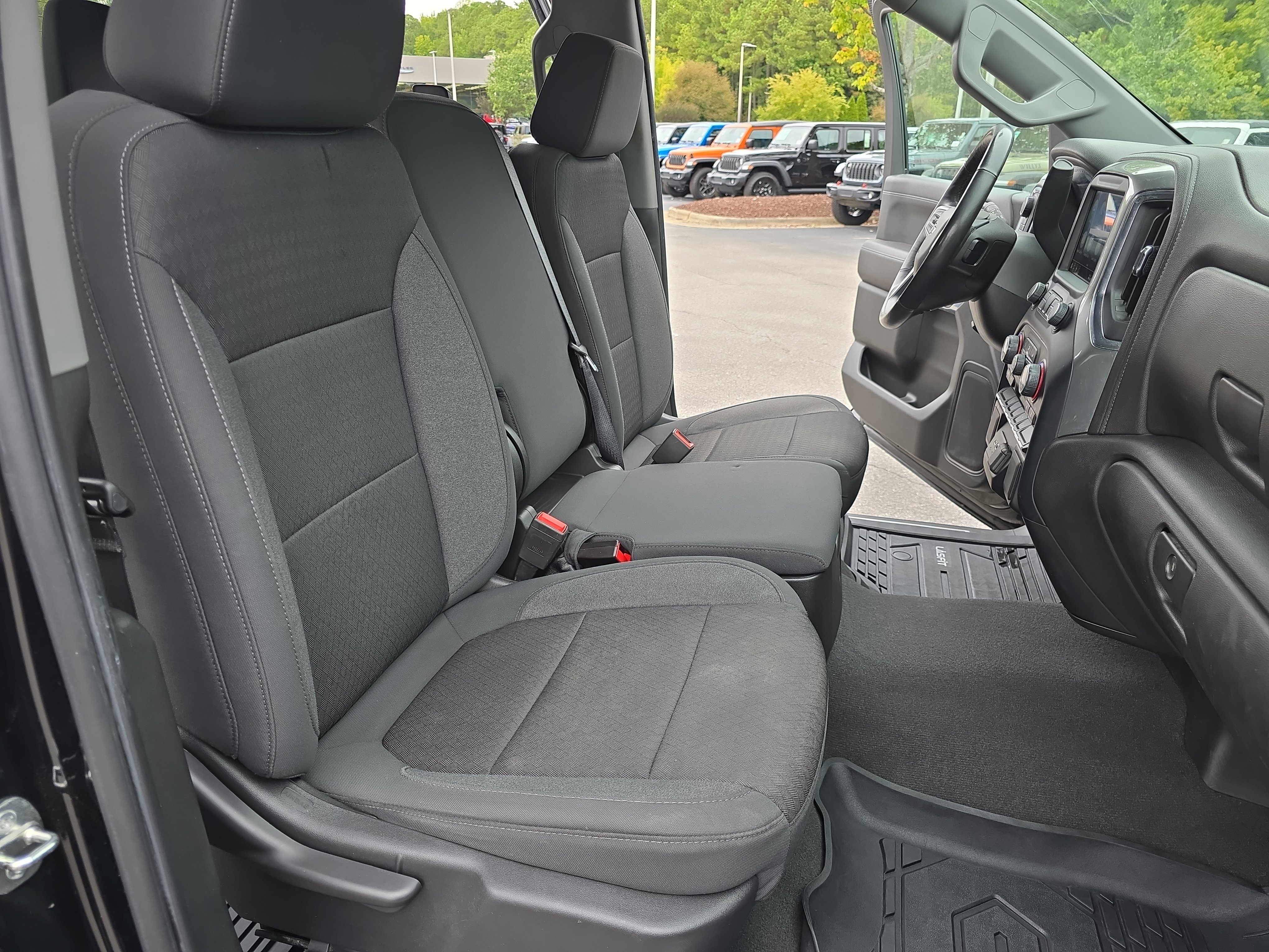 Used 2022 Chevrolet Silverado 1500 RST w/ Z71 Off-Road Package AWD/4WD image 10