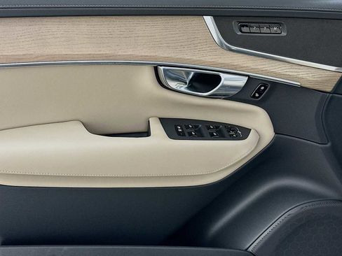 New 2026 Volvo XC90 B5 Plus image 17