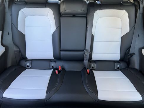 New 2026 Chevrolet Equinox EV LT image 15