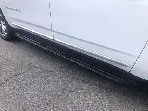 Used 2022 GMC Yukon XL Denali image 8