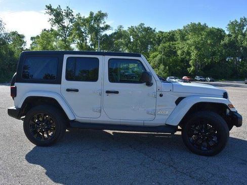 Used 2023 Jeep Wrangler Unlimited Sahara w/ Cold Weather Group AWD/4WD image 9