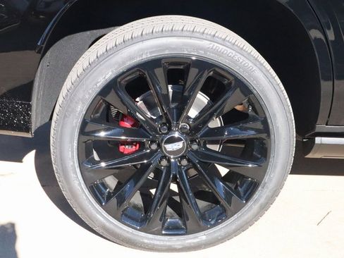 New 2026 Cadillac Escalade Platinum Sport w/ LPO, ONYX Package image 22