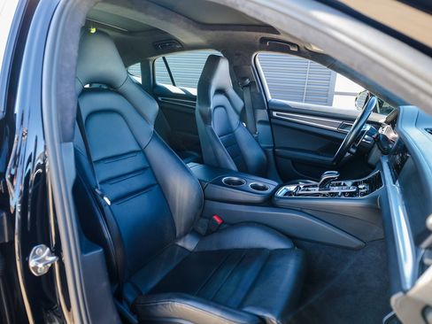 Certified 2019 Porsche Panamera GTS image 28