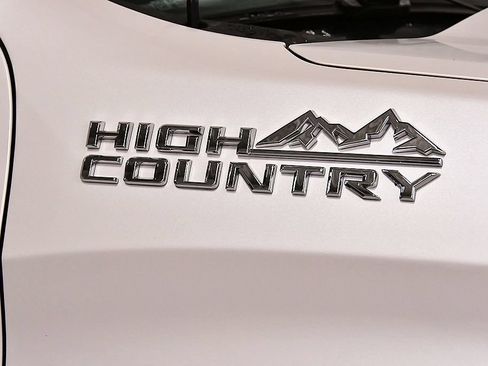 Used 2023 Chevrolet Silverado 1500 High Country w/ Technology Package AWD/4WD image 11