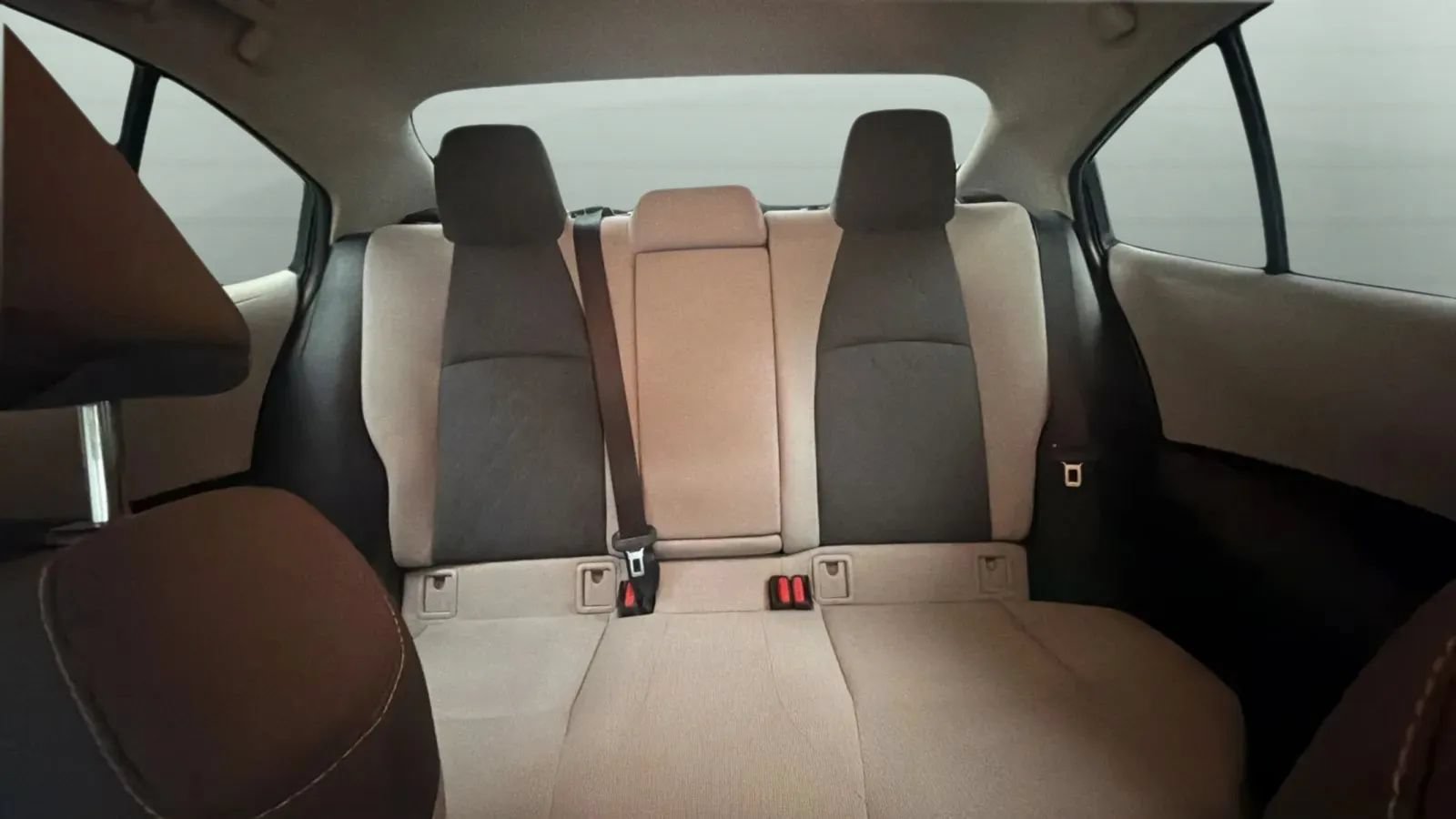 Used 2020 Toyota Corolla LE w/ Carpet Mat Package (TMS) FWD image 18