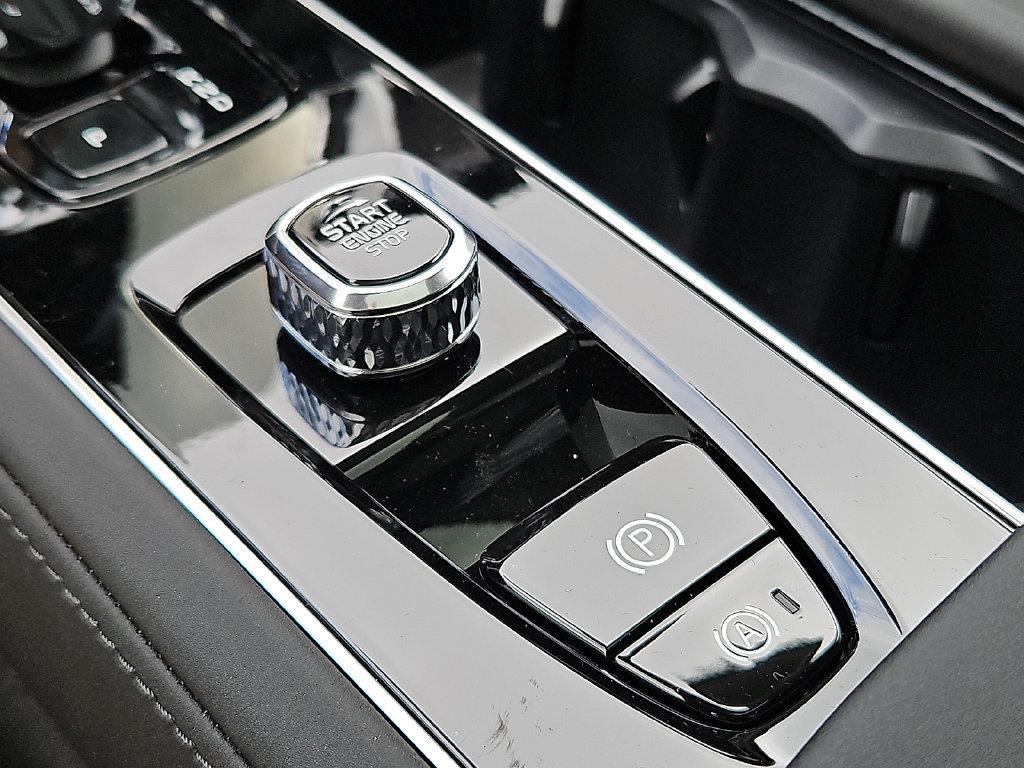New 2026 Volvo XC90 T8 Plus w/ Protection Package Premier AWD/4WD image 20