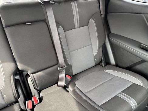 Used 2025 Chevrolet Blazer LT FWD image 38