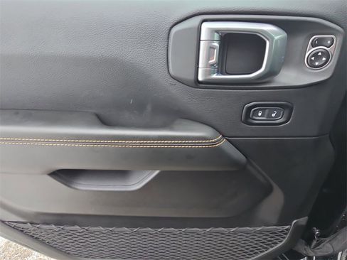 Used 2024 Jeep Wrangler Sahara image 23