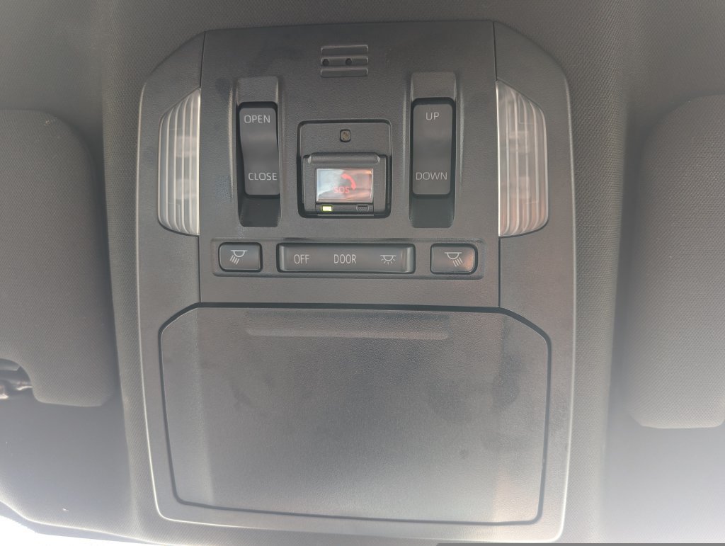 Used 2023 Toyota Highlander XSE FWD image 11