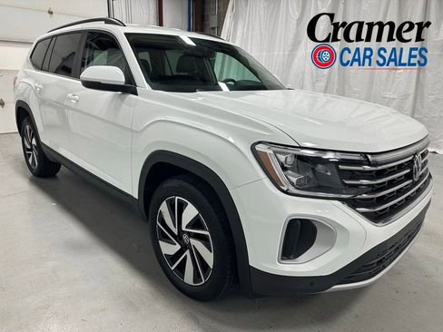 Used 2025 Volkswagen Atlas SE AWD/4WD image 1