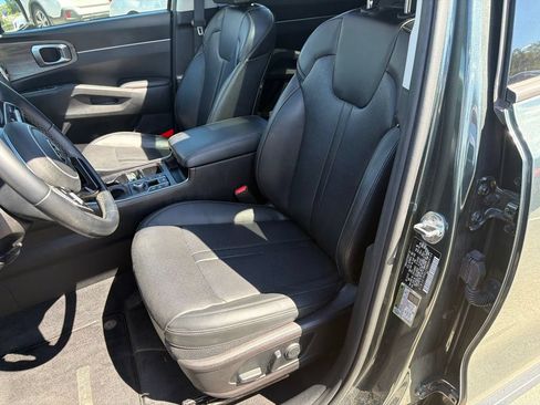 Certified 2021 Kia Sorento EX w/ EX AWD X-Line Package image 18