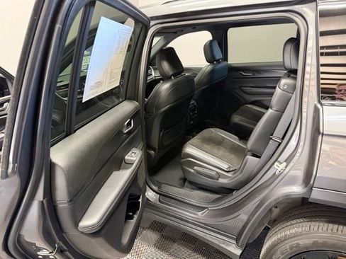 Used 2023 Jeep Grand Cherokee L Laredo AWD/4WD image 19