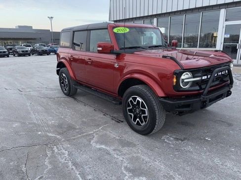 Used 2023 Ford Bronco Outer Banks image 1