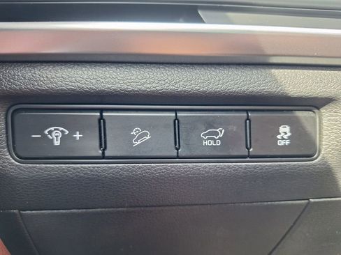 Used 2024 Kia Telluride EX w/ EX Captain's Chair Package image 12