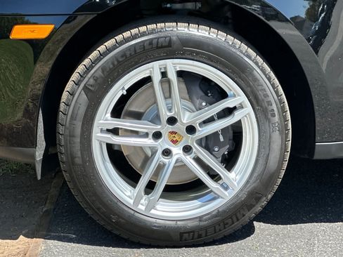 New 2026 Porsche Macan AWD/4WD image 31