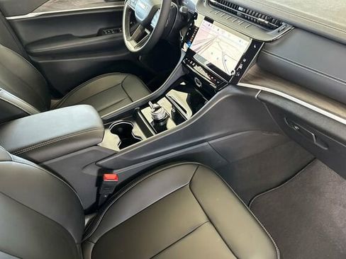 New 2026 Jeep Grand Cherokee Limited AWD/4WD image 13