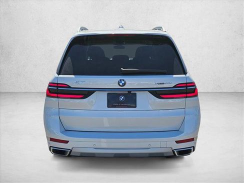 Used 2025 BMW X7 xDrive40i w/ Premium Package AWD/4WD image 7