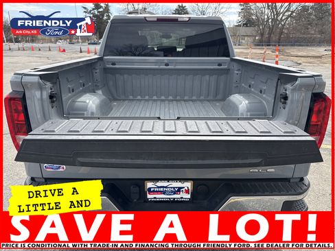 Used 2024 GMC Sierra 1500 SLE image 18