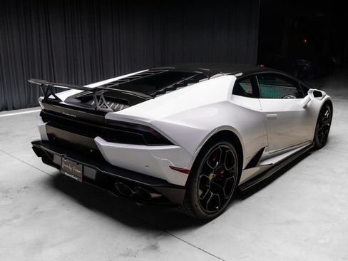Used 2016 Lamborghini Huracan LP 610-4 AWD/4WD image 37