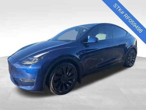 Used 2024 Tesla Model Y Performance image 3