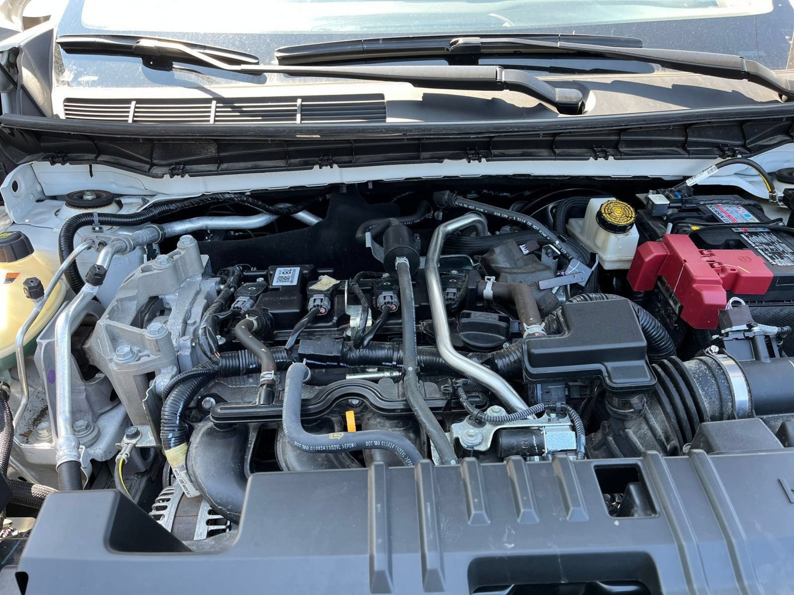 Used 2025 Nissan Kicks SV AWD/4WD image 33