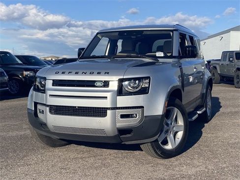 Used 2020 Land Rover Defender 110 SE image 3